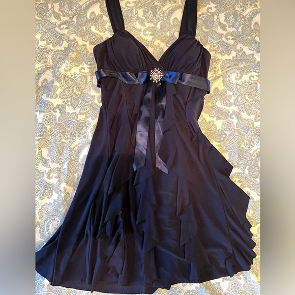 Homecoming, Winter Formal sz 12 - Picture 1 of 7